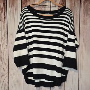 Cable & Gauge Black and White Striped Sweater With Buttons Down Back Size XL
